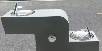 游樂場引入新型成品不銹鋼洗手池，提升游客衛(wèi)生體驗(yàn)
