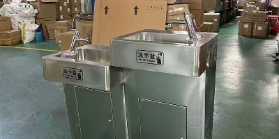 公園新添落地式不銹鋼洗手池，市民點(diǎn)贊公共衛(wèi)生設(shè)施升級